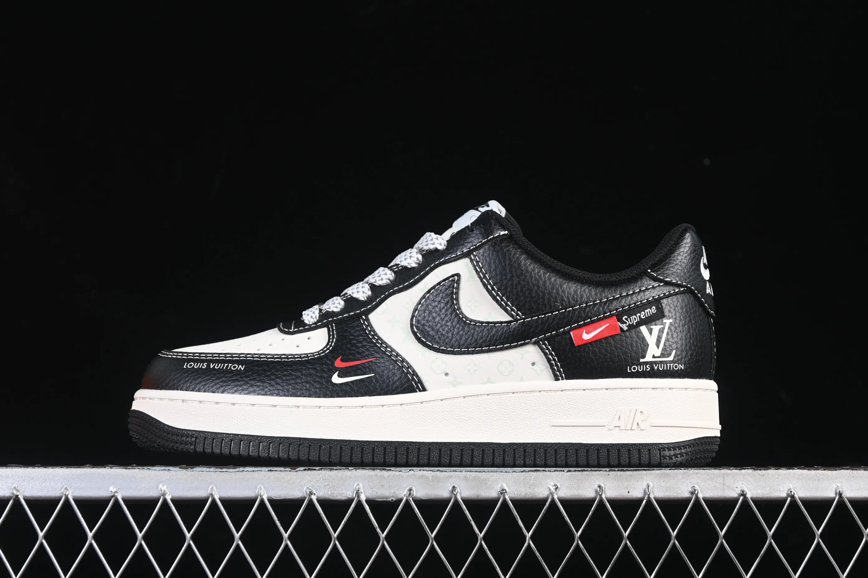 All categories Nk Air Force 1 Air Force series Nk Air Force 1 Low Air Force low-top Nike Air Force 1'07 Low LV joint beige black red small double hook Air Force 1 low-top casual sneakers MZ9588-813